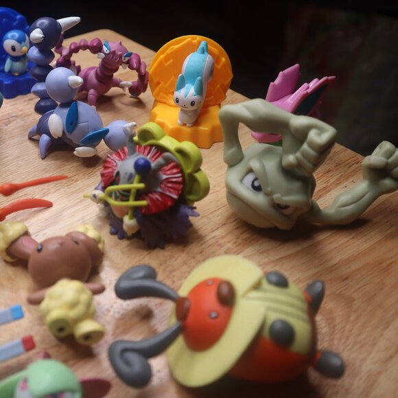 Vintage Pokemon 2000's figure toys 2006 24 piece lot bundle - Picture 5 of 13